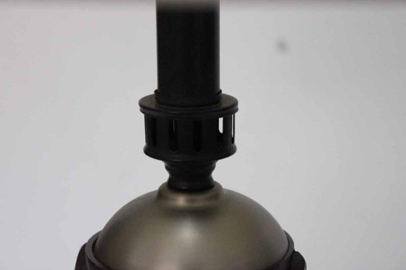 Modern Metal Tabletop Lamp