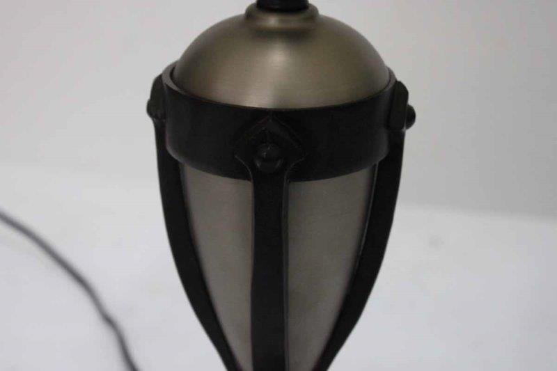 Modern Metal Tabletop Lamp