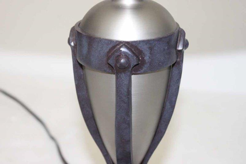 Modern Metal Tabletop Lamp