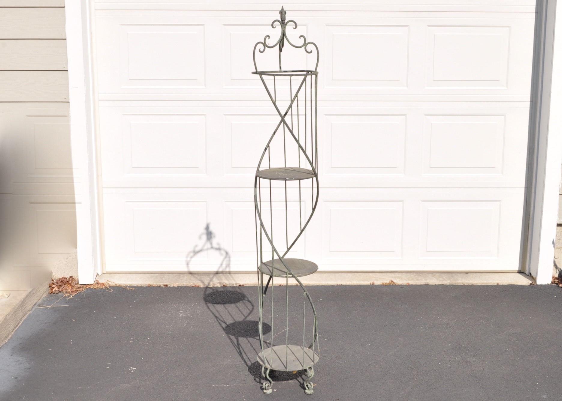 Circular Green Metal Etagere