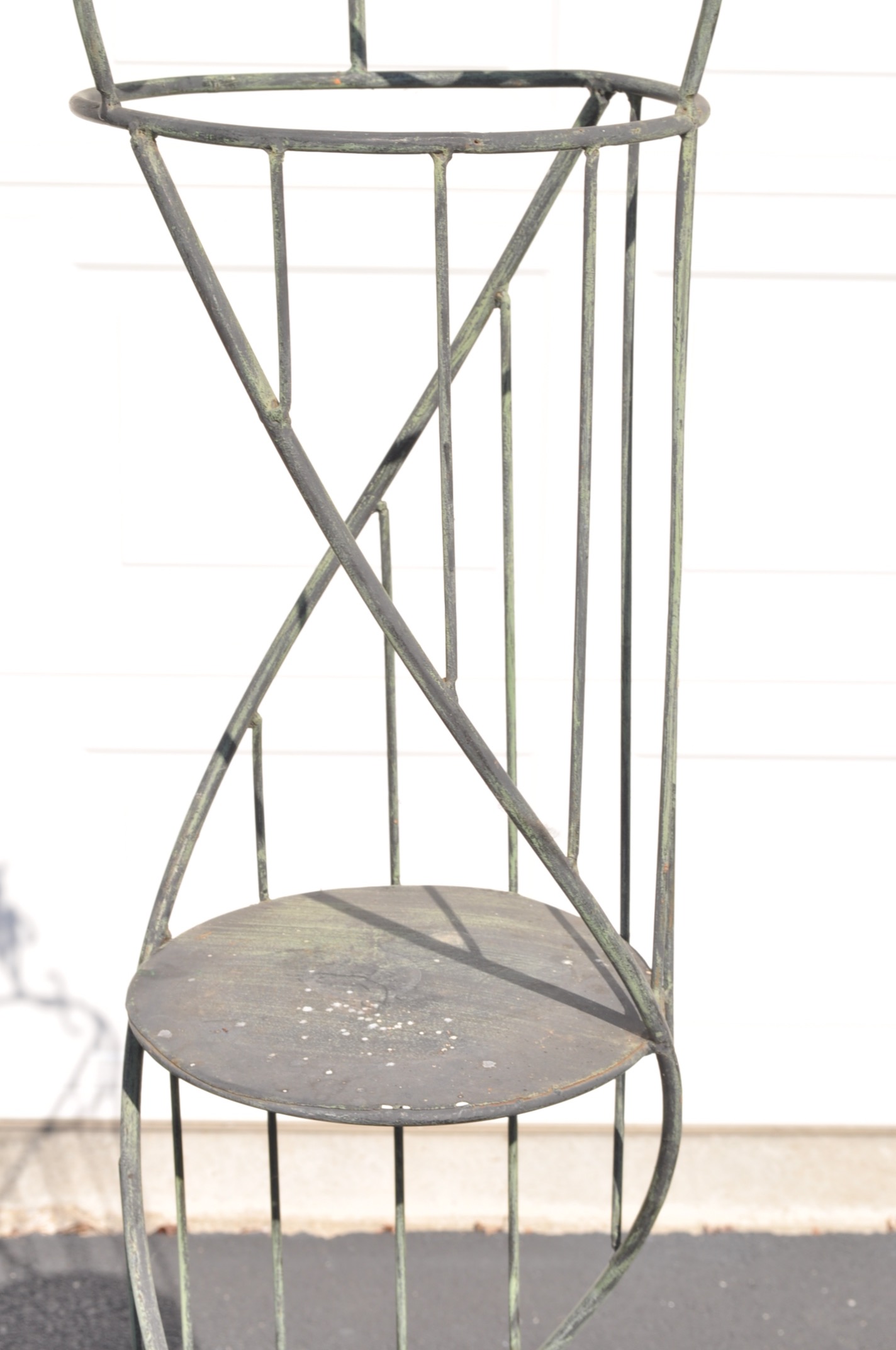 Circular Green Metal Etagere