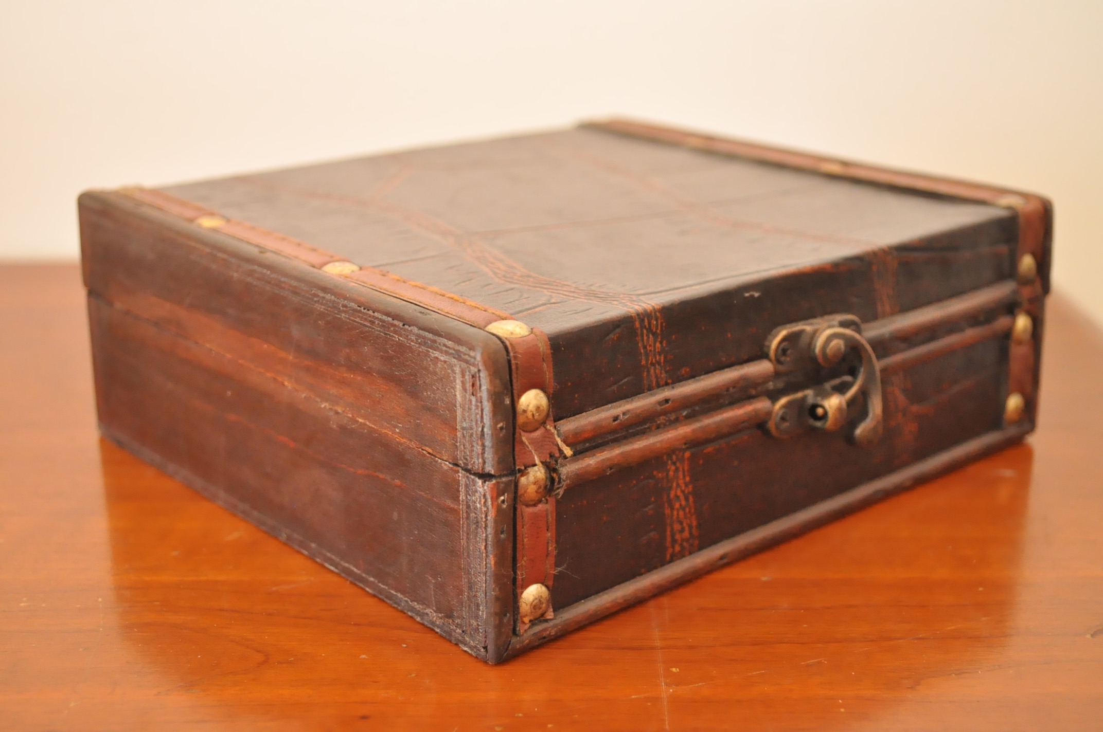 Grape Design Cork Screw and Wine Stoppers