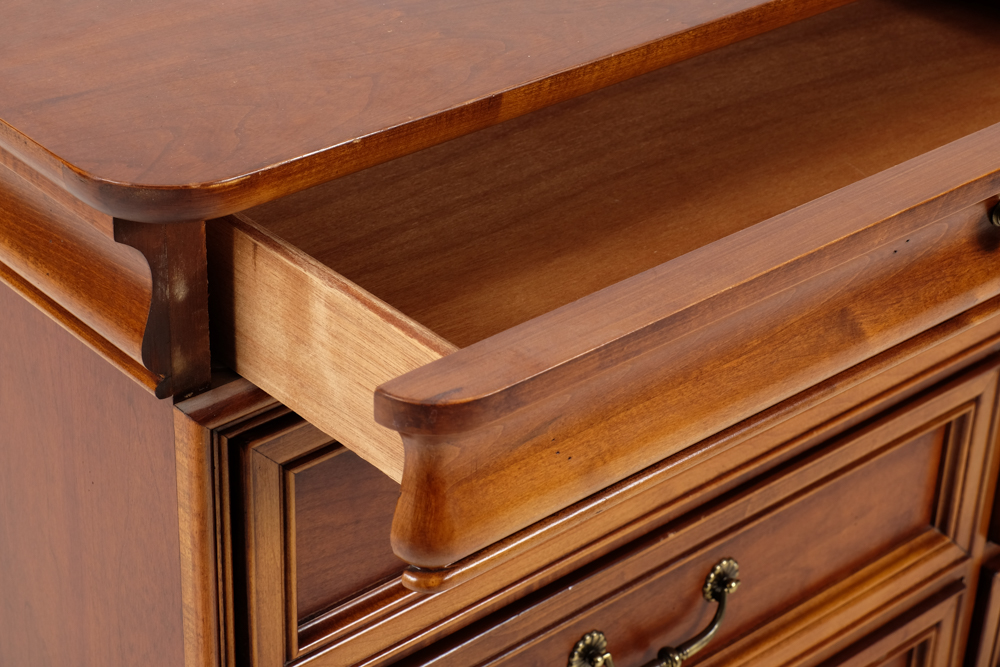 Lexington Cherry Chest of Drawers with Mirror