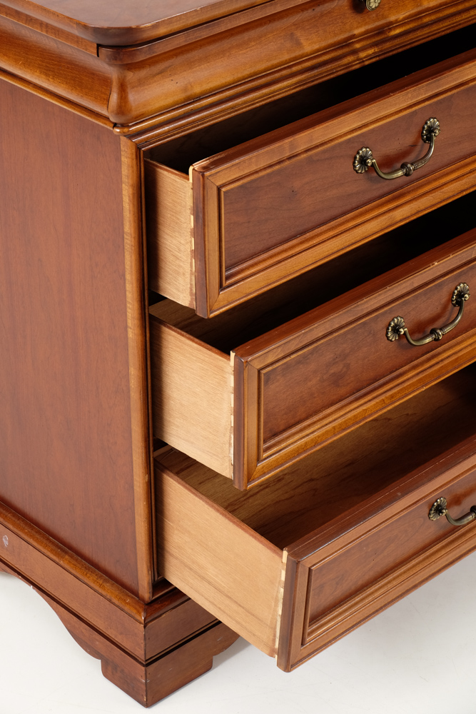 Lexington Cherry Chest of Drawers with Mirror