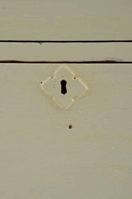 Ivory White Chest of Drawers