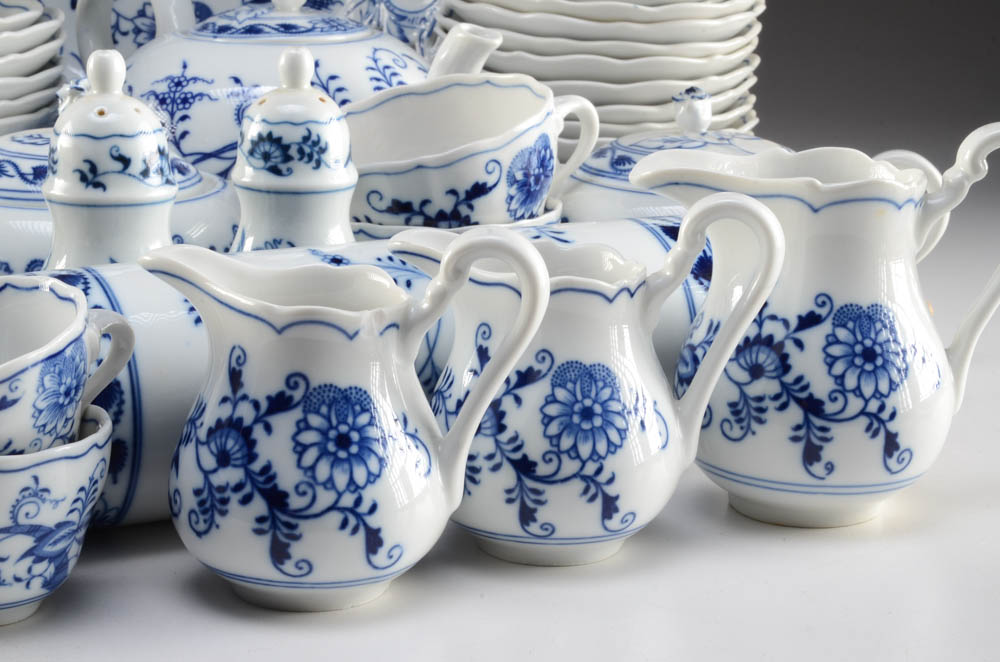 Blue and White "Zwiebelmuster" Porcelain Luncheon China Set