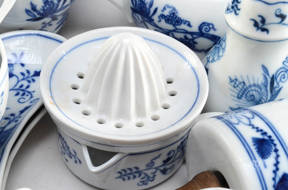 Blue and White "Zwiebelmuster" Porcelain Luncheon China Set