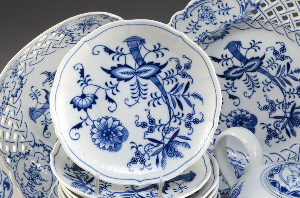 Blue and White "Zwiebelmuster" Porcelain Luncheon China Set