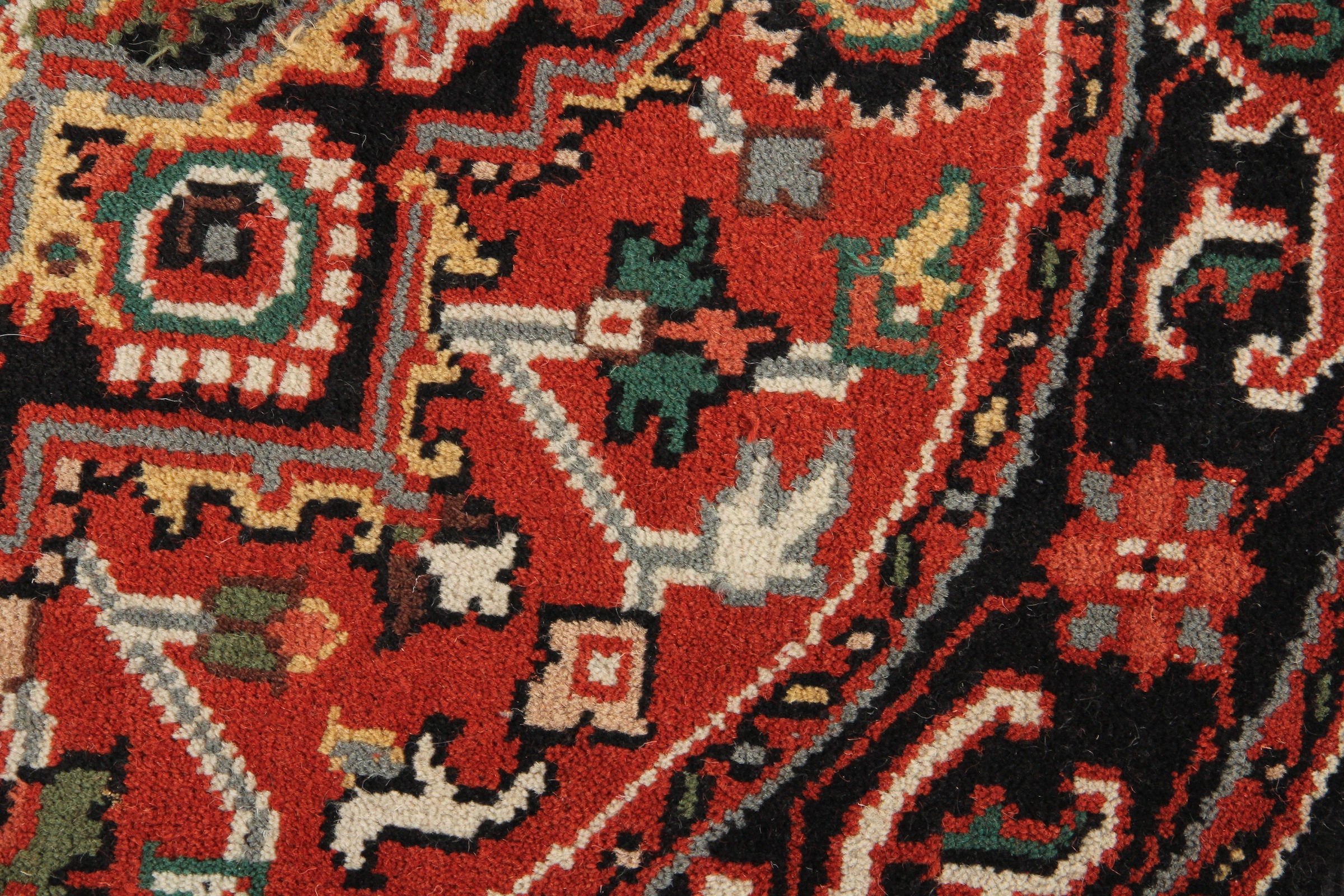 Round Hand Knotted Herati Themed Rug