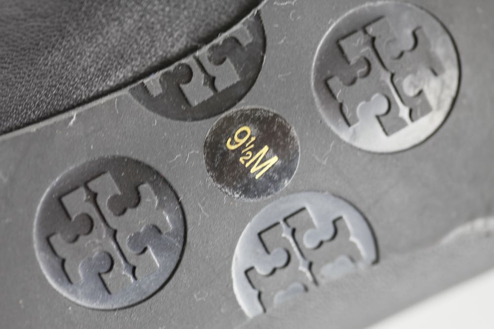 Tory Burch "Amy Pumps" Size 9.5