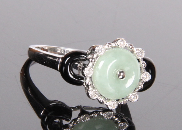 14k Gold Jade and Black Onyx Diamond Ring