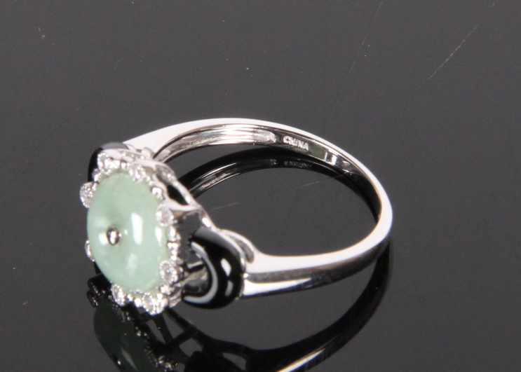 14k Gold Jade and Black Onyx Diamond Ring