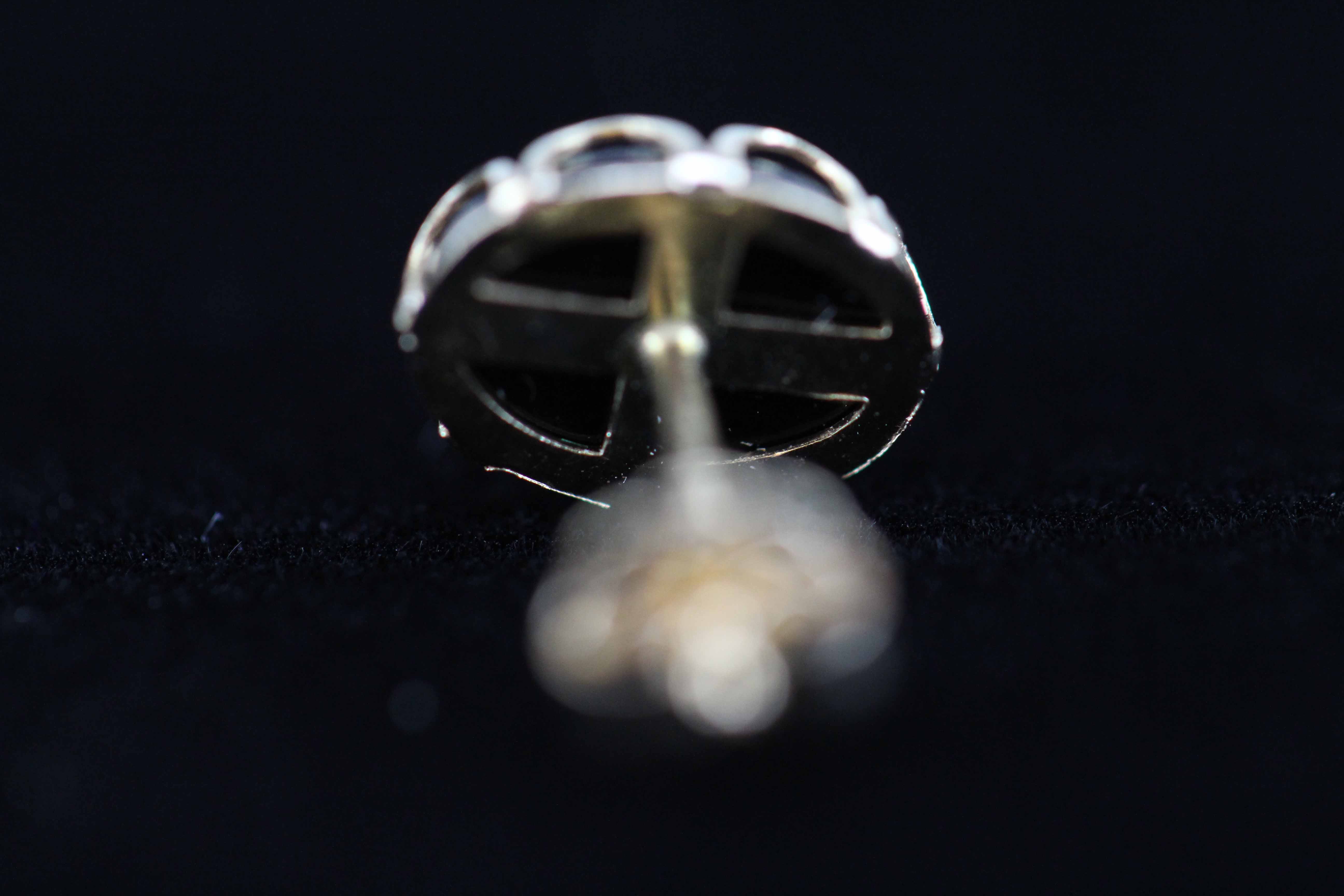 Black Onyx Gemstone Earring's in aGold Tone Setting