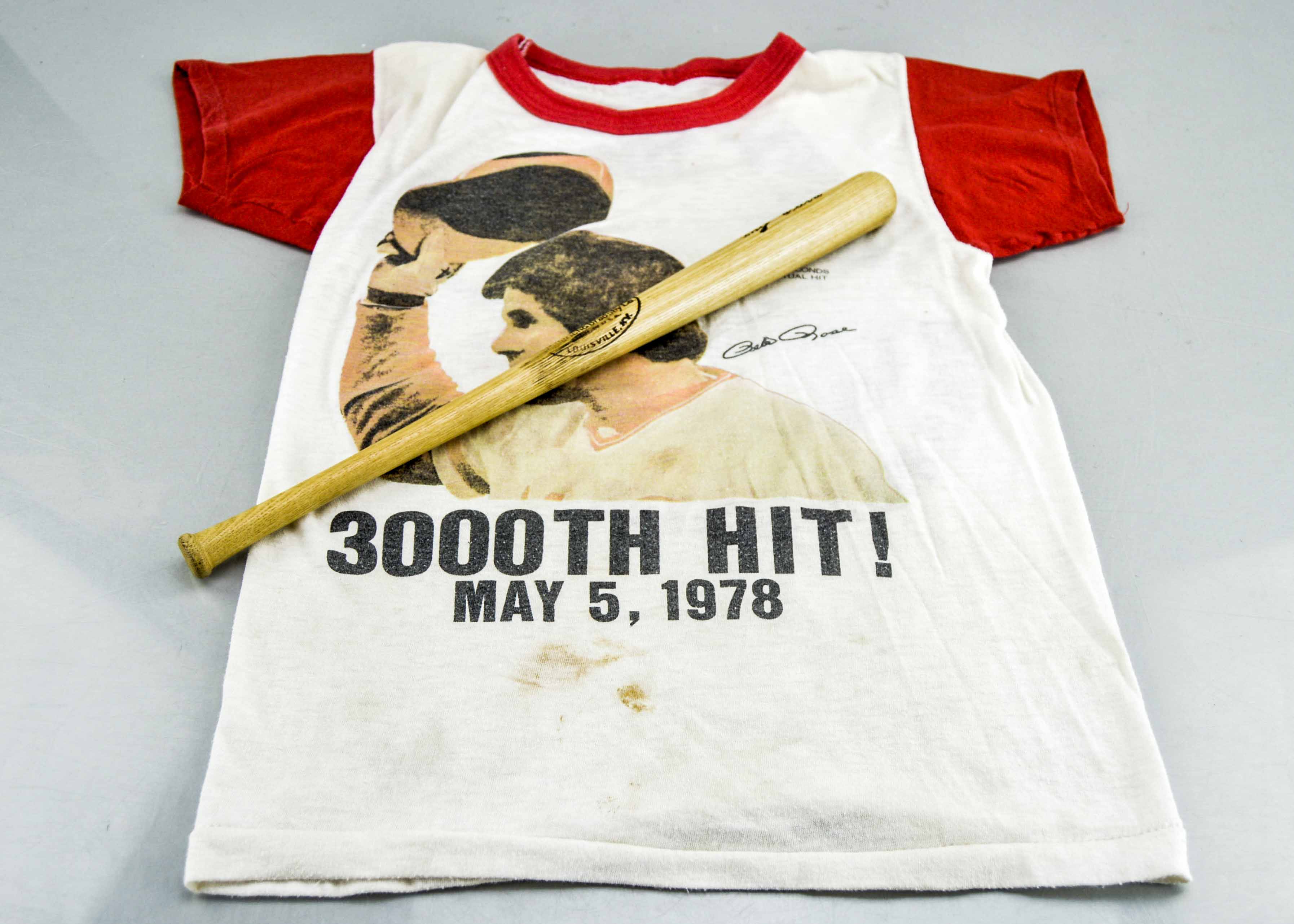 Vintage Pete Rose 3000th Hit Child's Tee Shirt and Bat