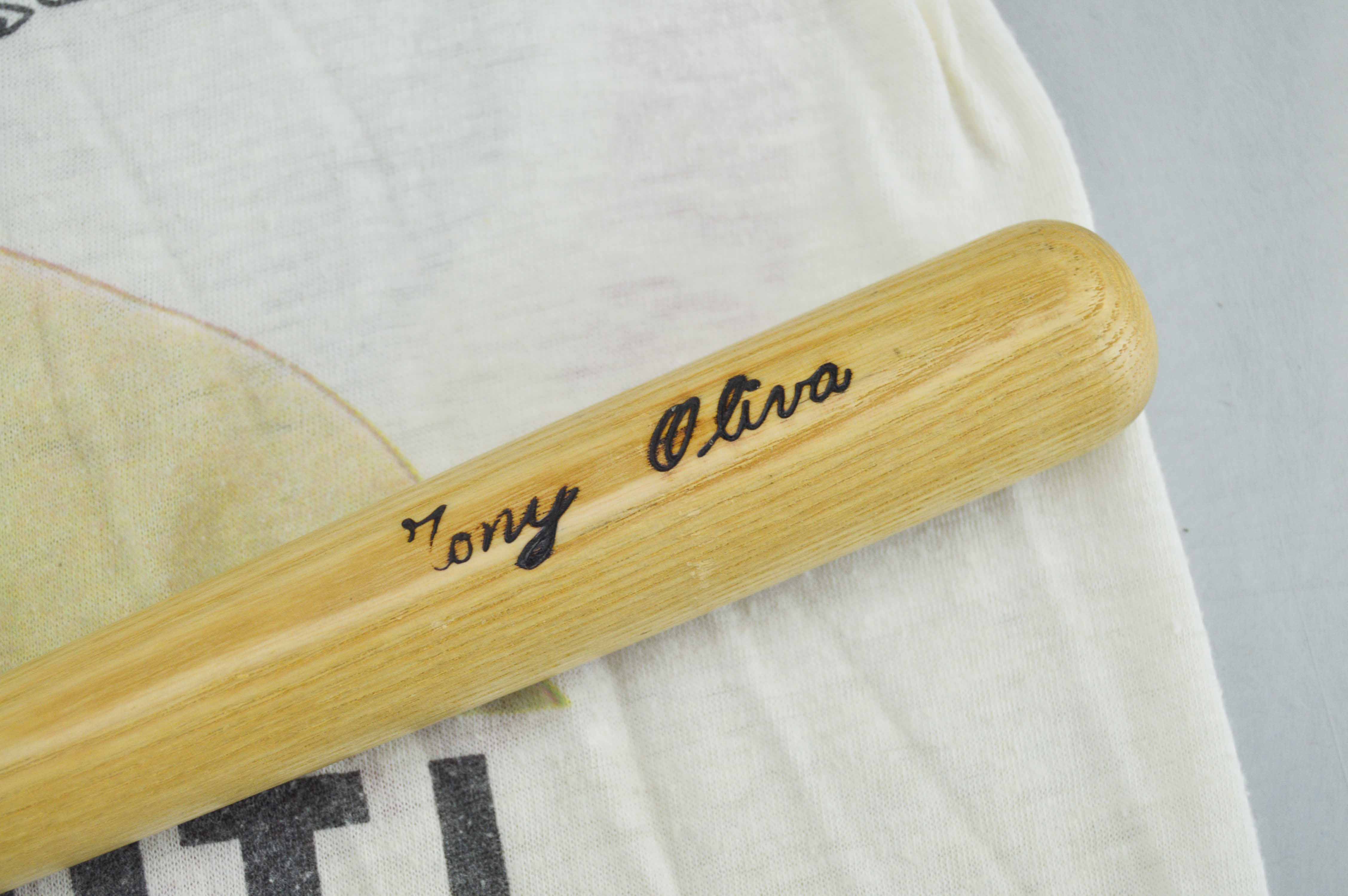 Vintage Pete Rose 3000th Hit Child's Tee Shirt and Bat