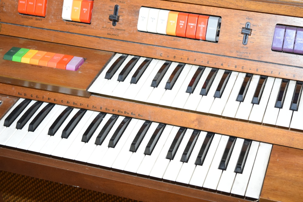 Kimball Aquarius "The Entertainer" Organ