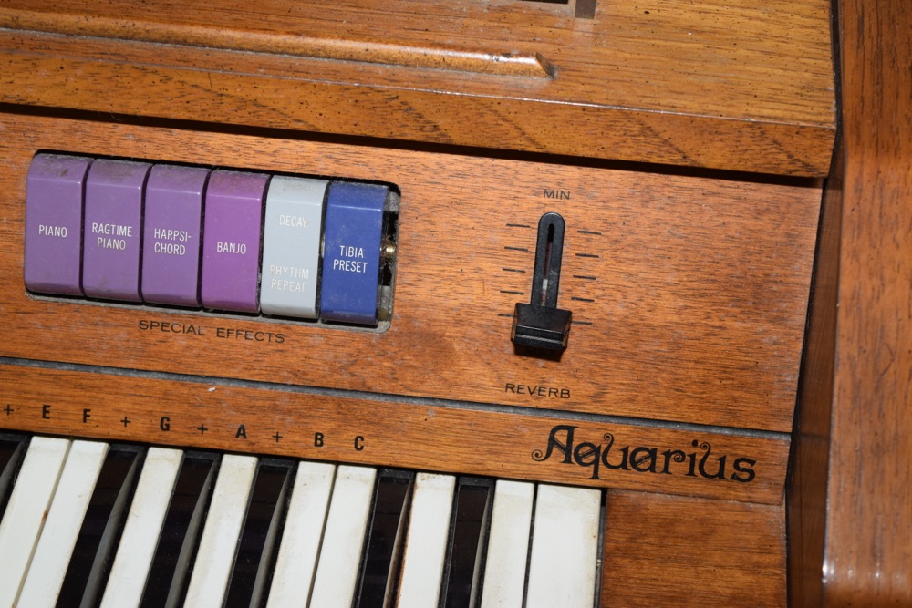 Kimball Aquarius "The Entertainer" Organ