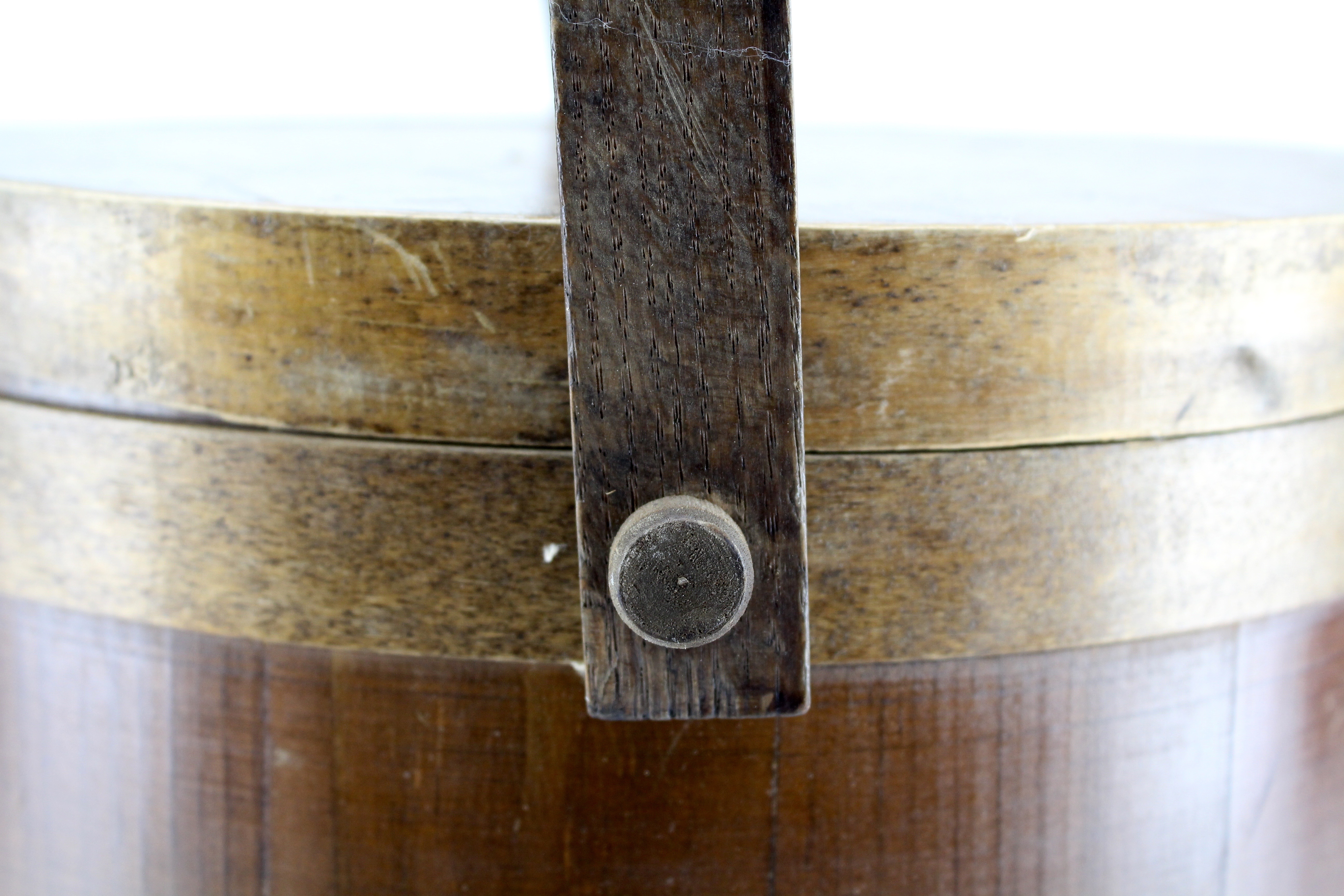 Primitive Round Wooden Ice Bucket With Lid And Handle