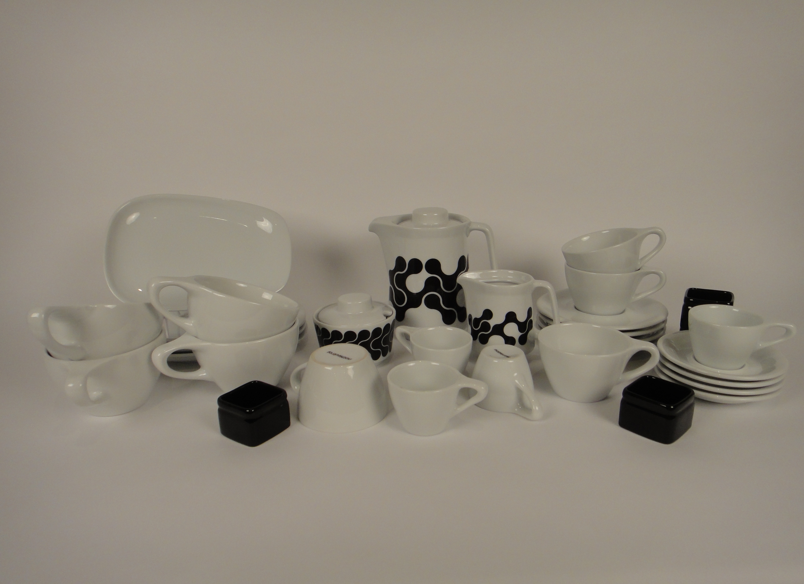 31 Pieces notNeutral Coffeeware
