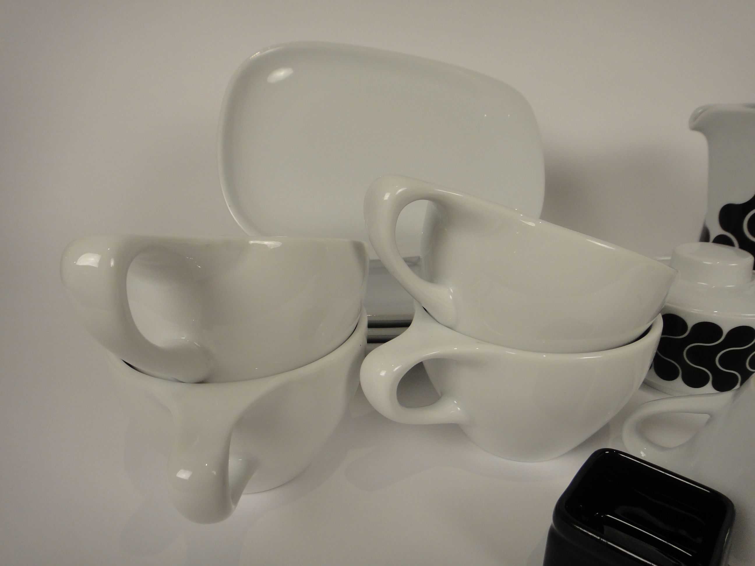 31 Pieces notNeutral Coffeeware