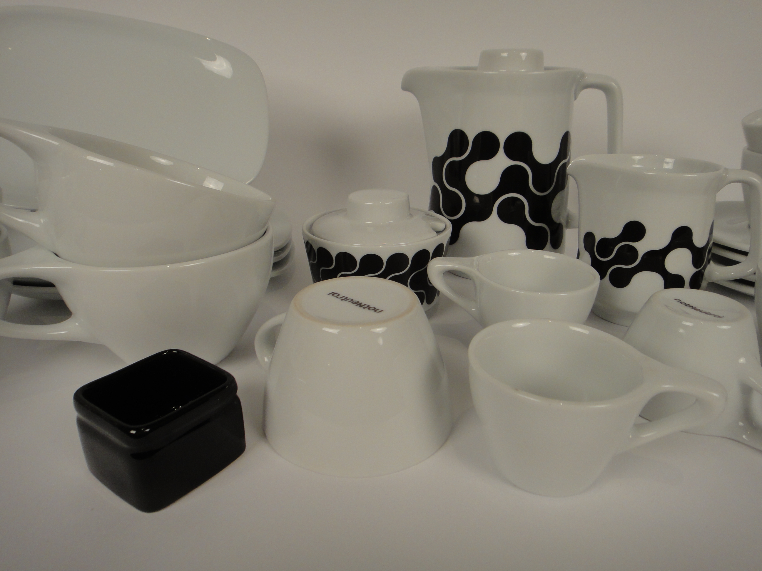 31 Pieces notNeutral Coffeeware