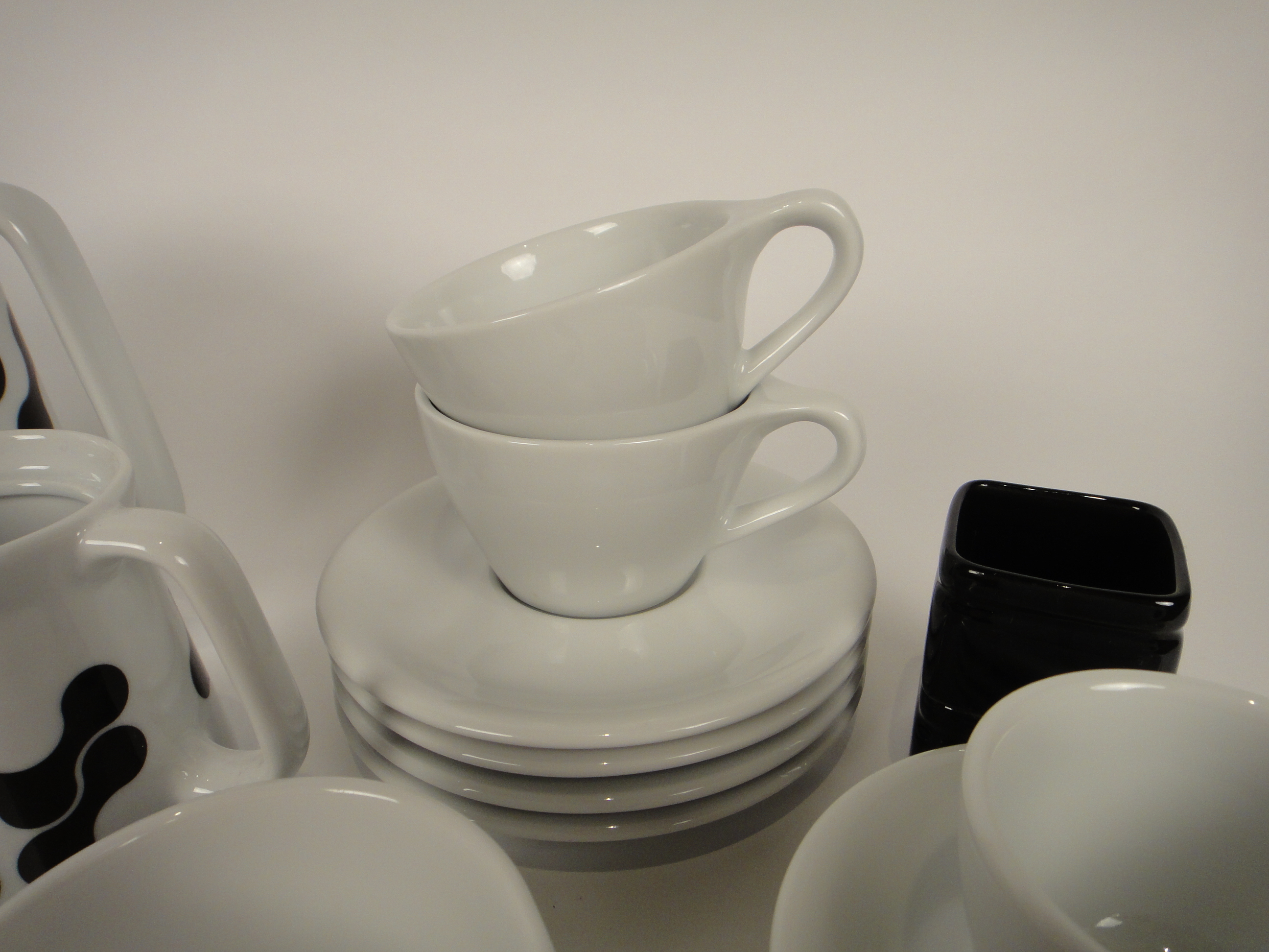 31 Pieces notNeutral Coffeeware