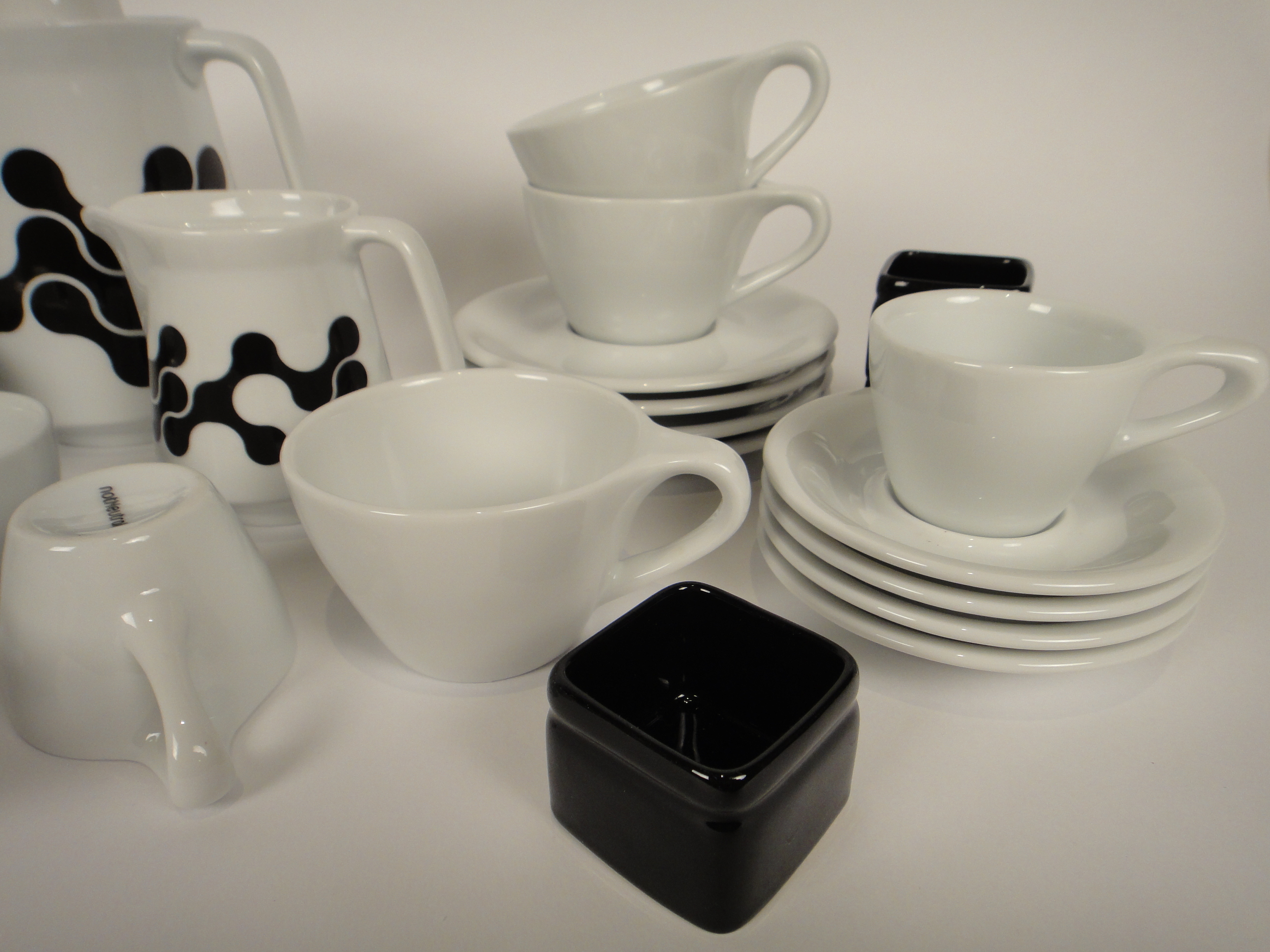 31 Pieces notNeutral Coffeeware