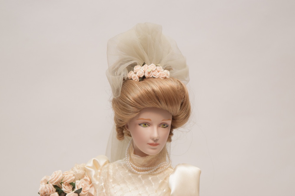 Franklin Mint Porcelain Heirloom Bride Doll