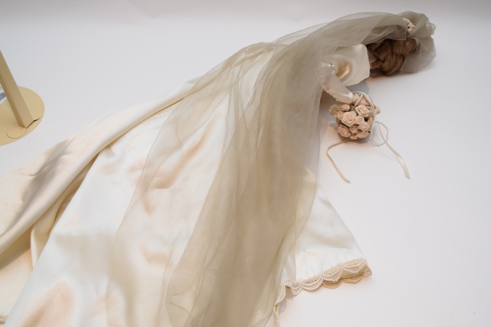 Franklin Mint Porcelain Heirloom Bride Doll