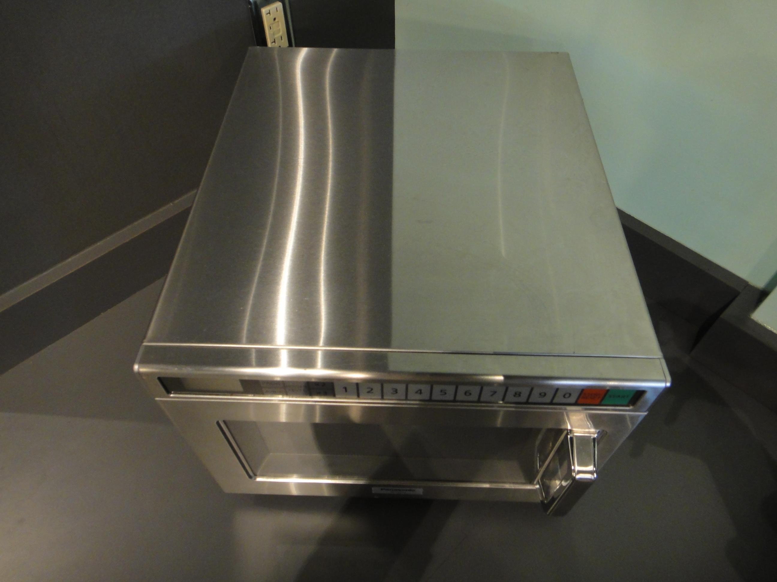 Panasonic Model No. NE-12523 Pro I Professional Microwave Oven