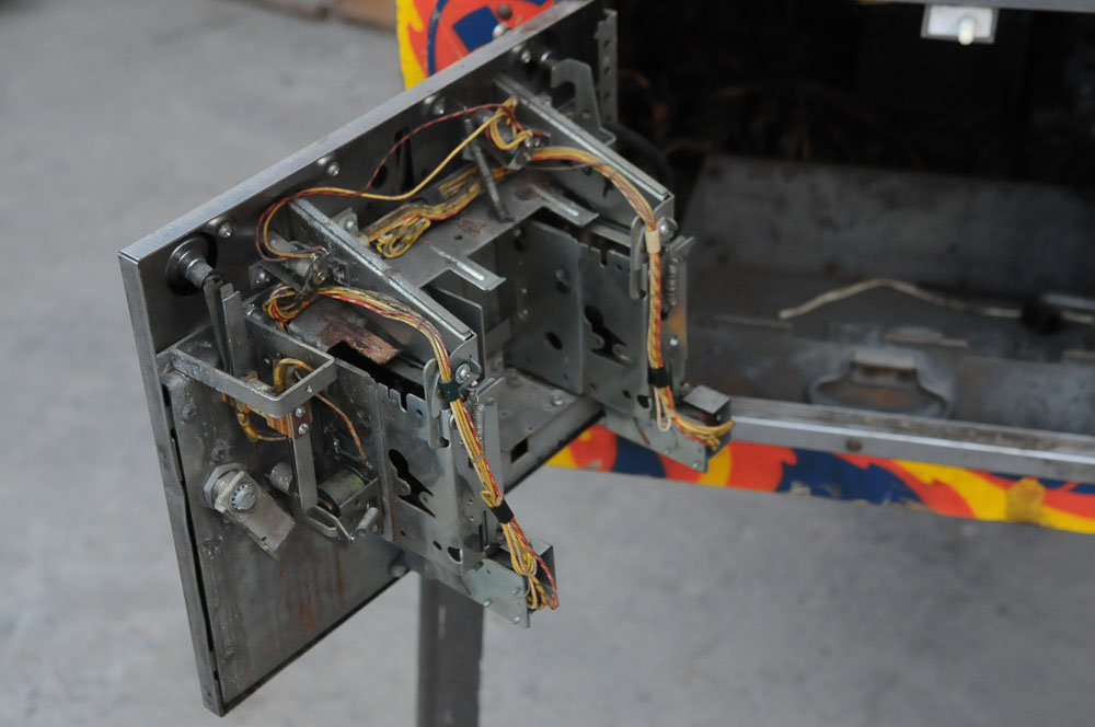 1974 Bally "Wizard!" Pinball Machine