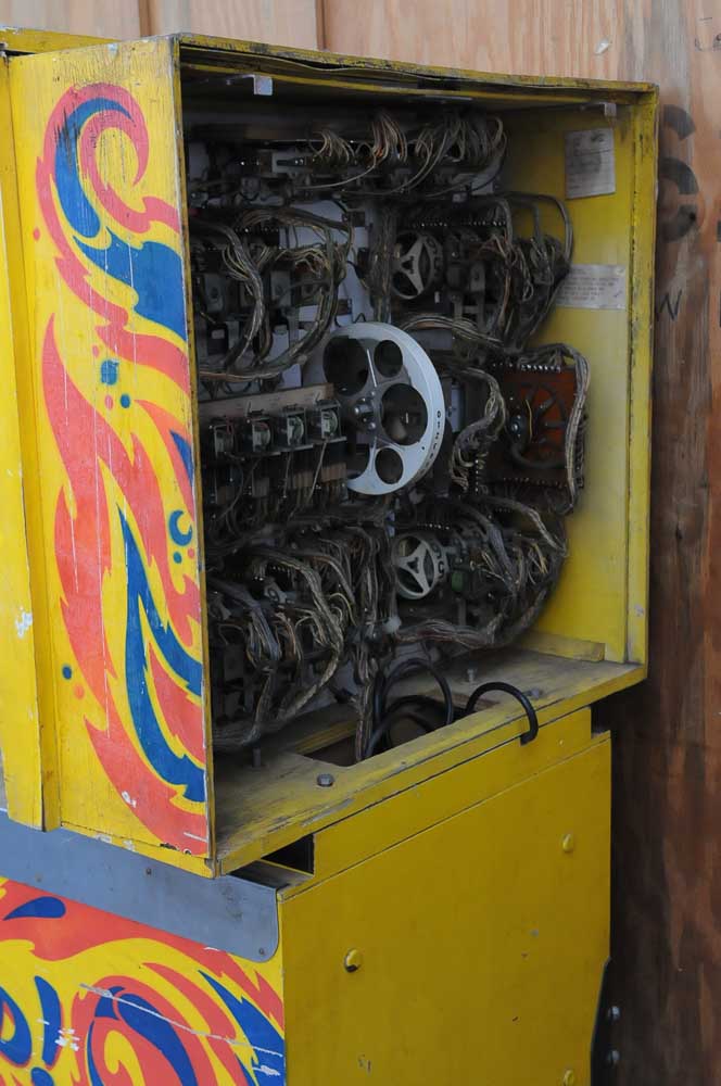 1974 Bally "Wizard!" Pinball Machine