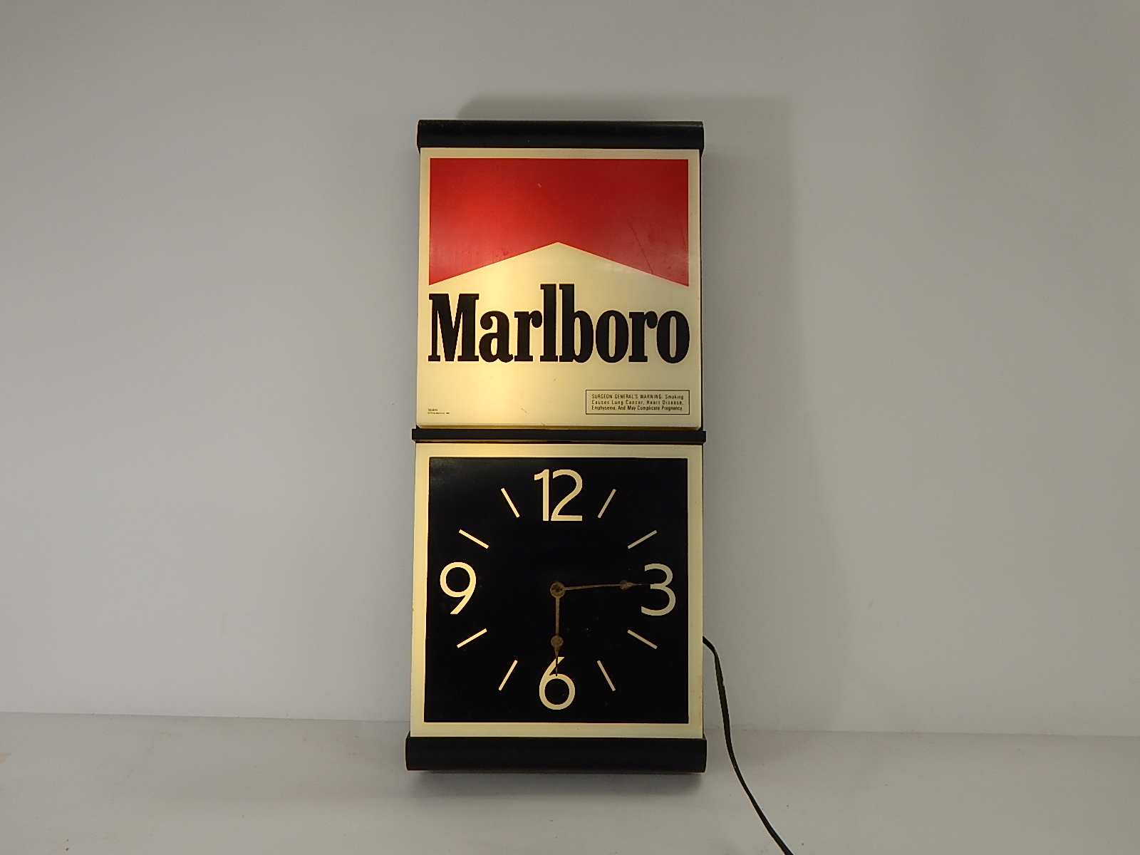 Marlboro Lighted Sign/Clock