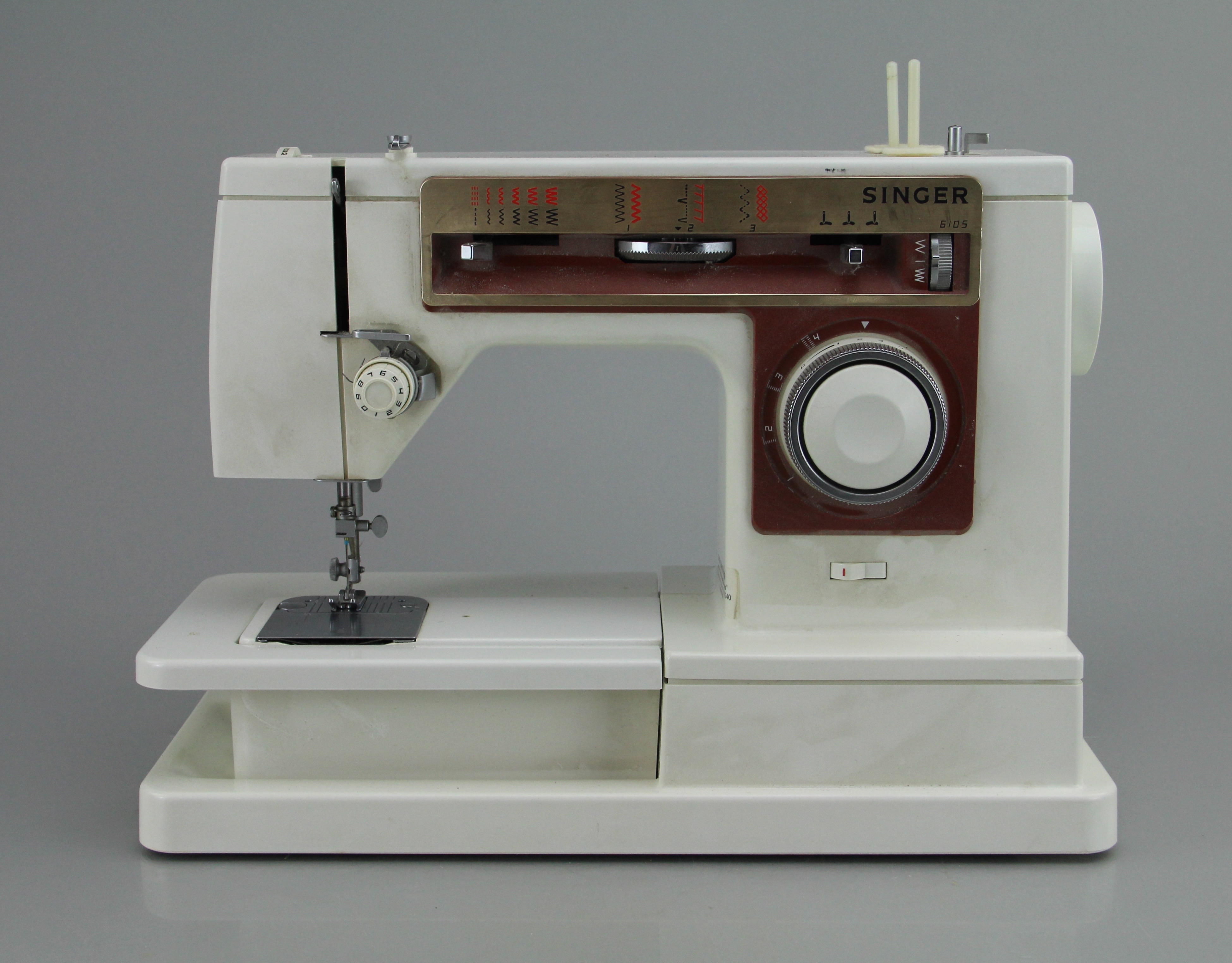 Vintage 1979 Zig-Zag Singer Sewing Machine