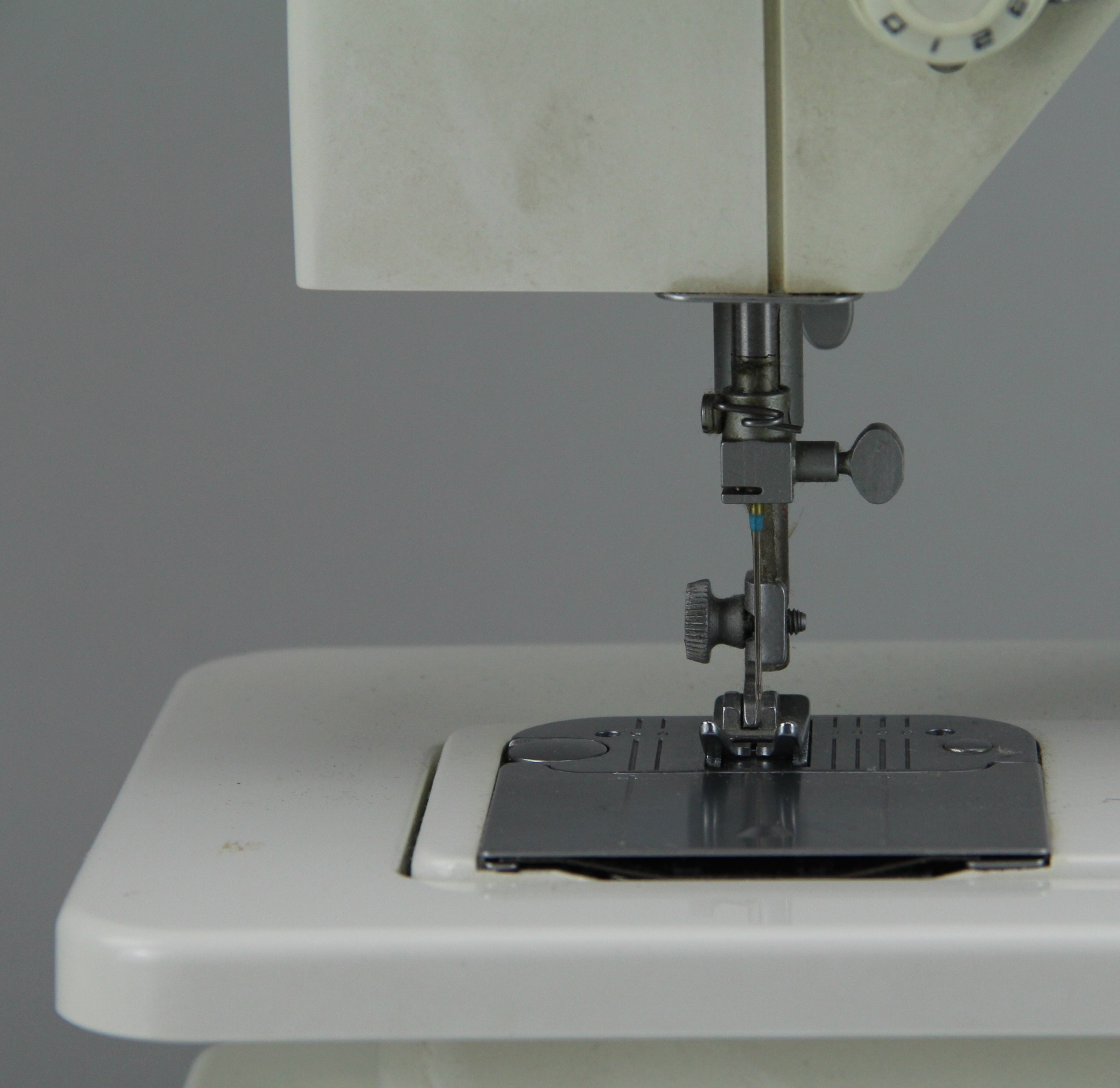 Vintage 1979 Zig-Zag Singer Sewing Machine