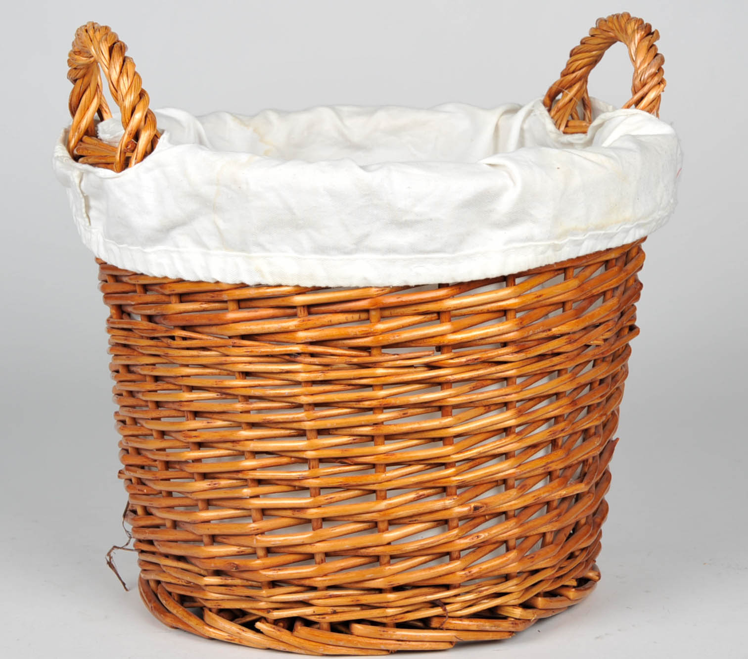 Linen Lined Wicker Baskets