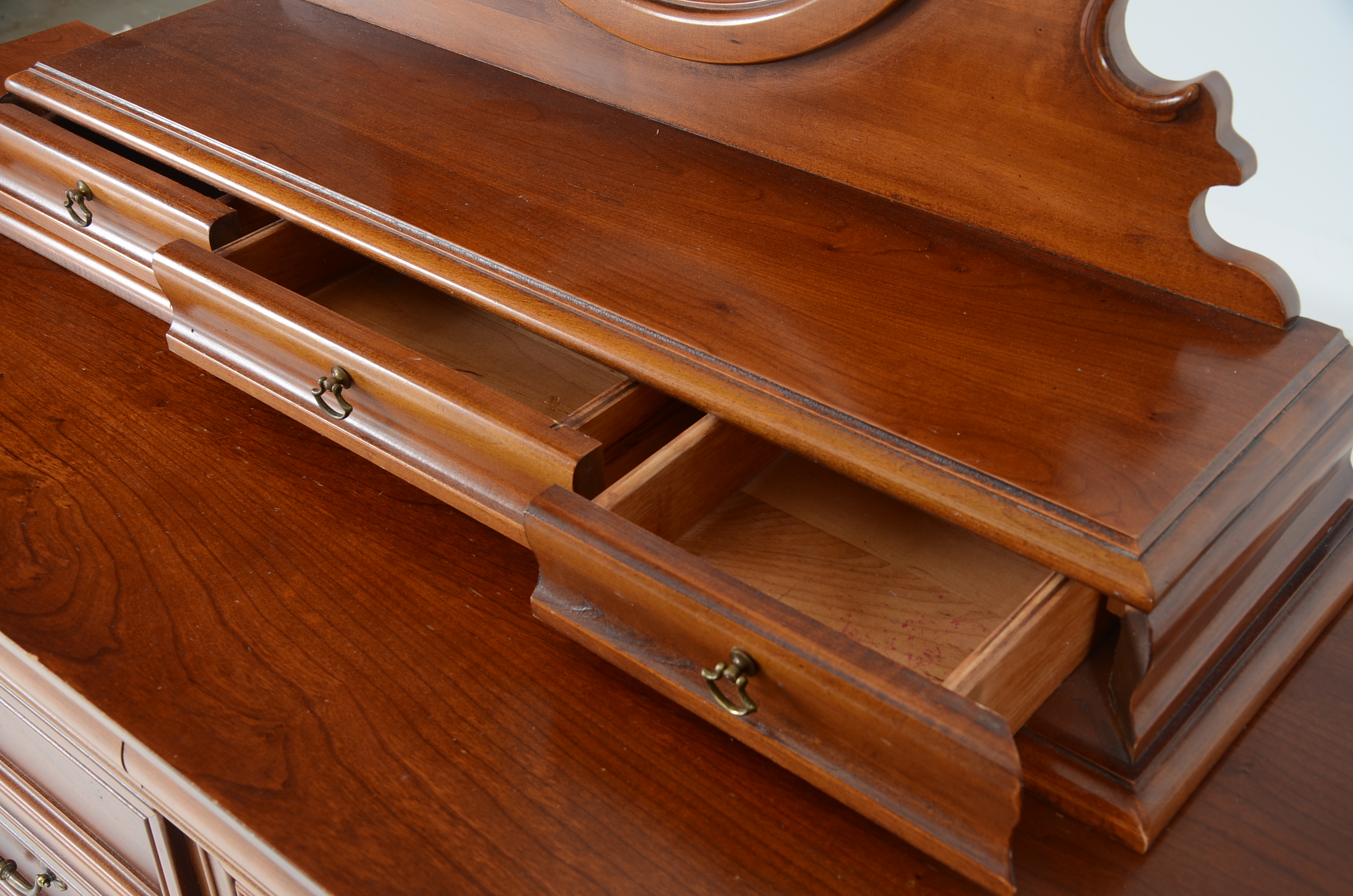 Lexington Cherry Chest of Drawers with Mirror