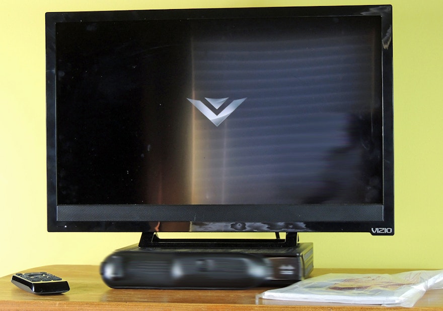 Vizio 23" Flat Screen TV w/ Remote