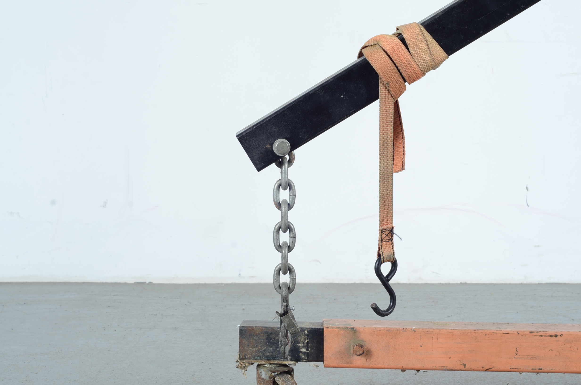 Central Hydraulics 2 Ton Folding Shop Crane