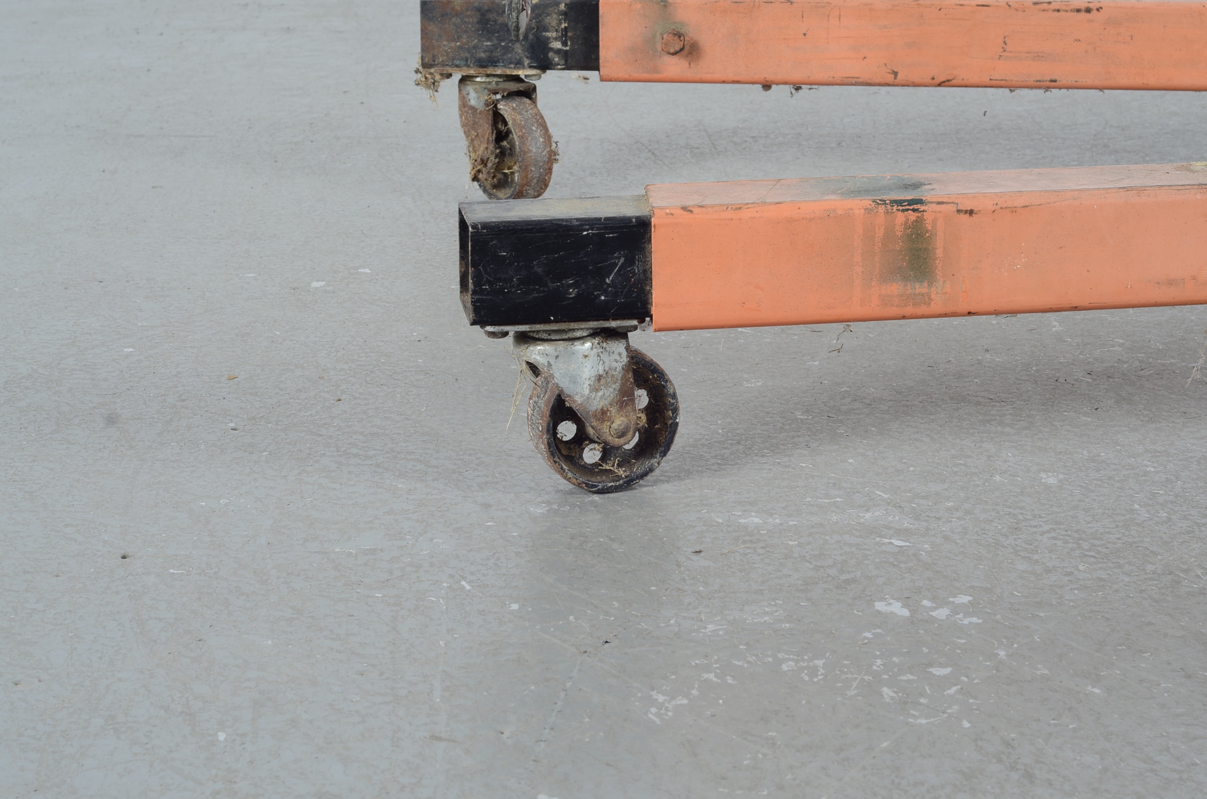 Central Hydraulics 2 Ton Folding Shop Crane