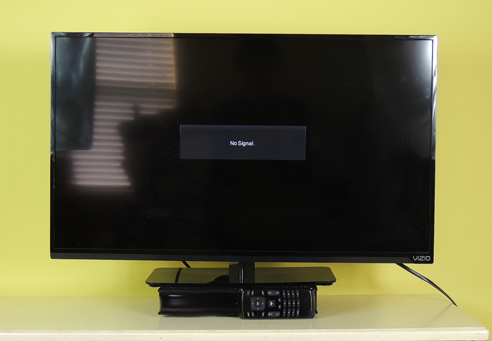 Vizio 32" Flat Screen TV with Remote