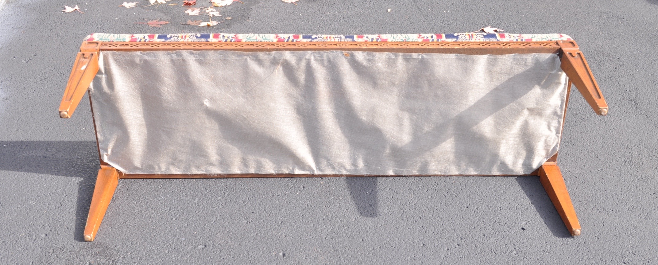 Hepplewhite Style Bench