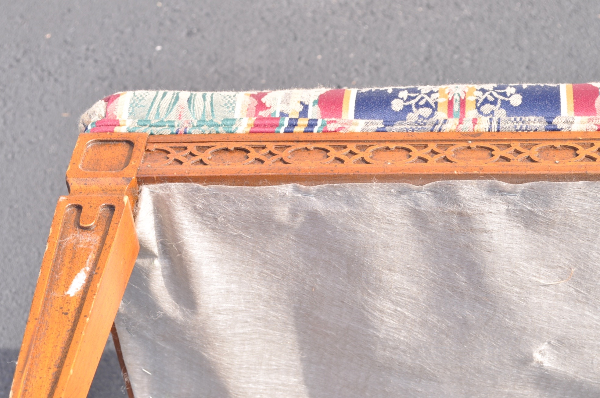 Hepplewhite Style Bench