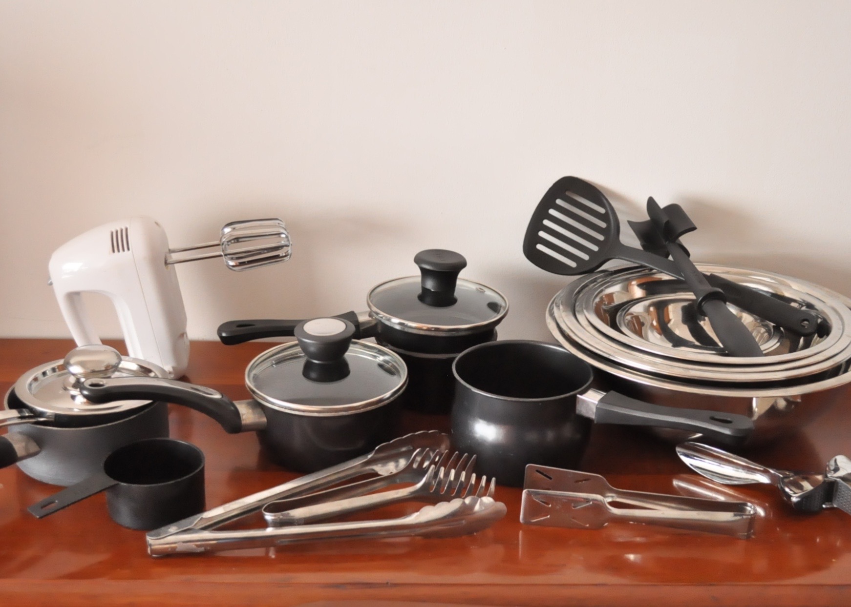 Pans with Lids, Mixing Bowls and Mixer