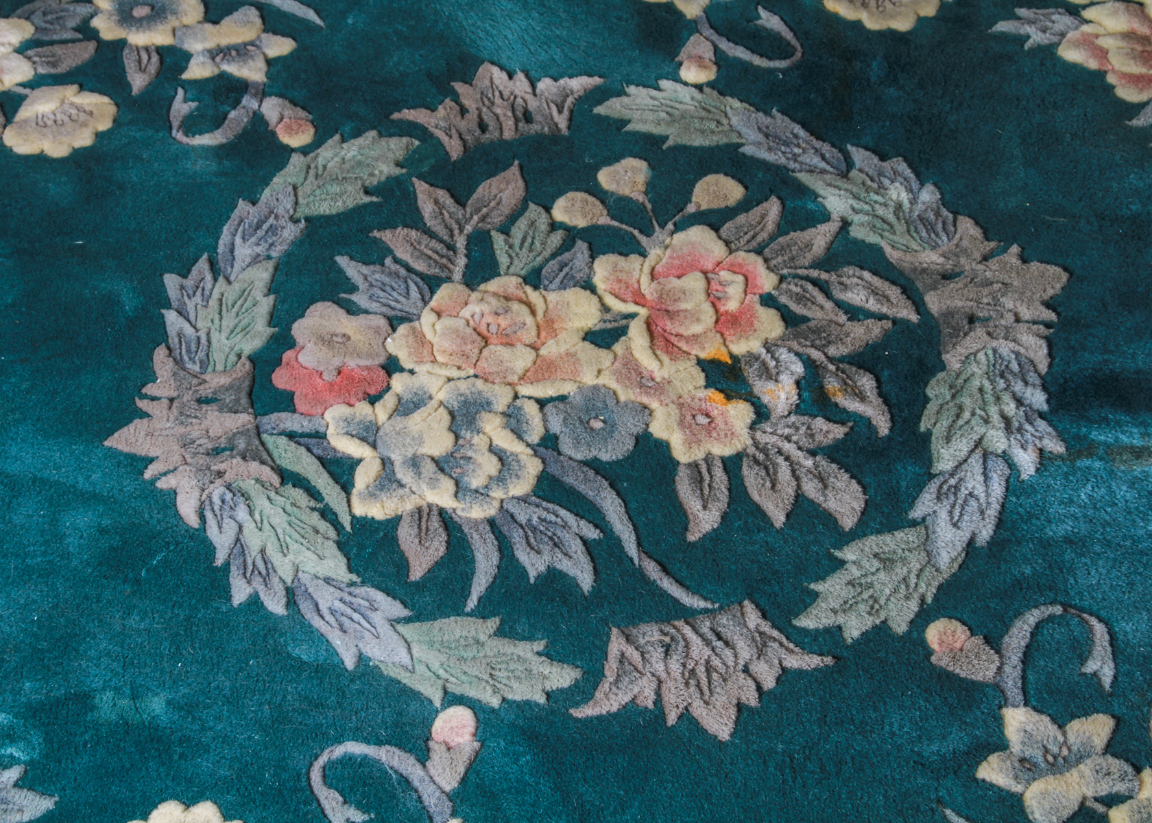 Floral Pattern Hand Woven Round Area Rug