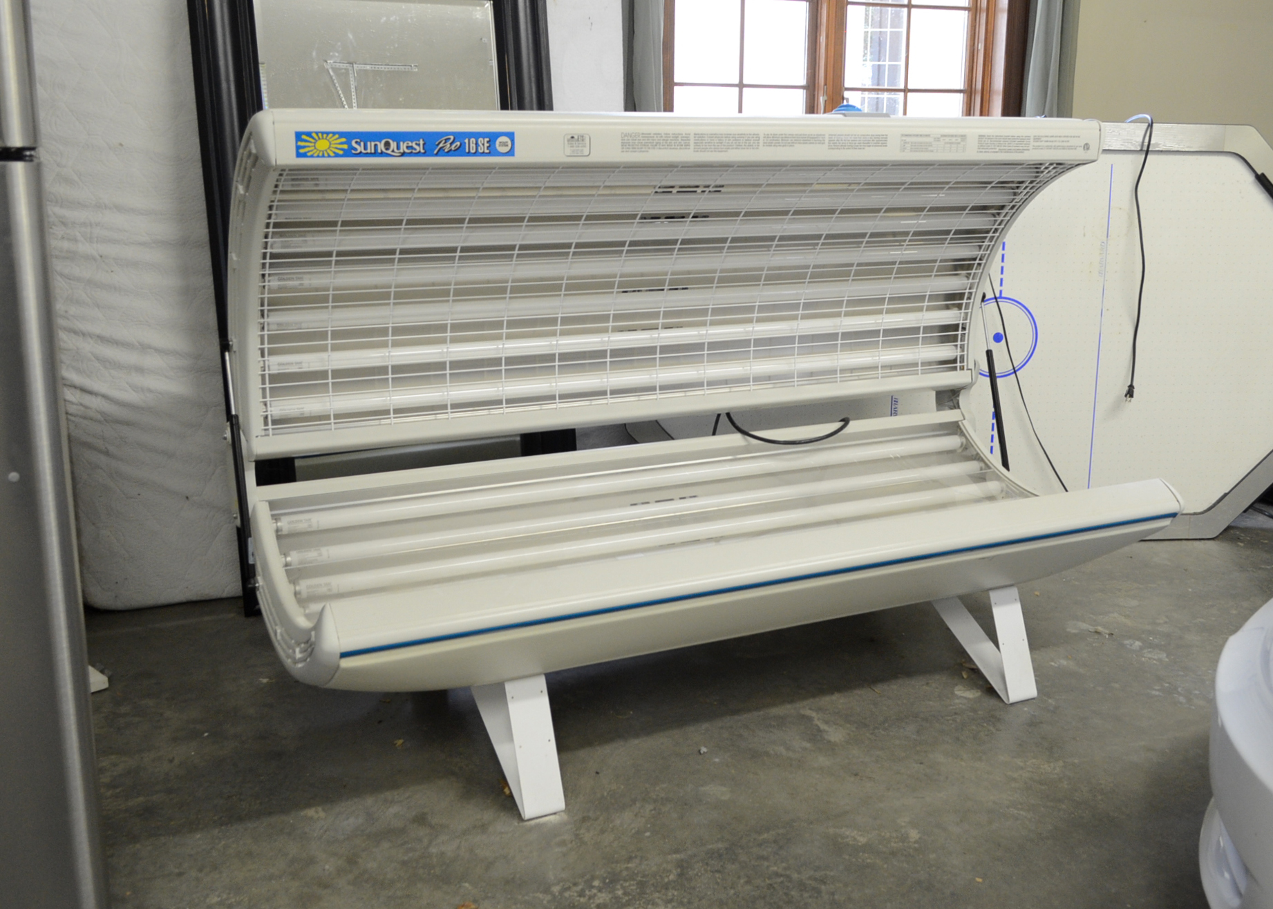 Sunquest Pro 16 SE Tanning Bed