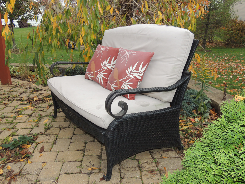 Black Woven Vinyl Patio Love Seat and Coffee Table