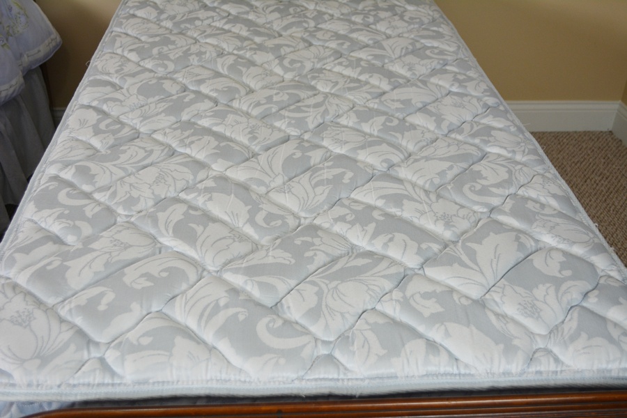 Sealy Posturepedic Twin "Posture Premier" Mattress and Box Spring