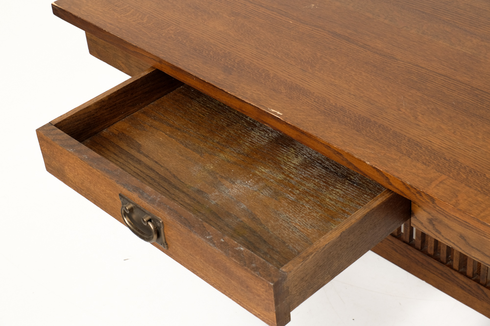 Frank Lloyd Wright - Prairie Style Oak Table and Six Chairs