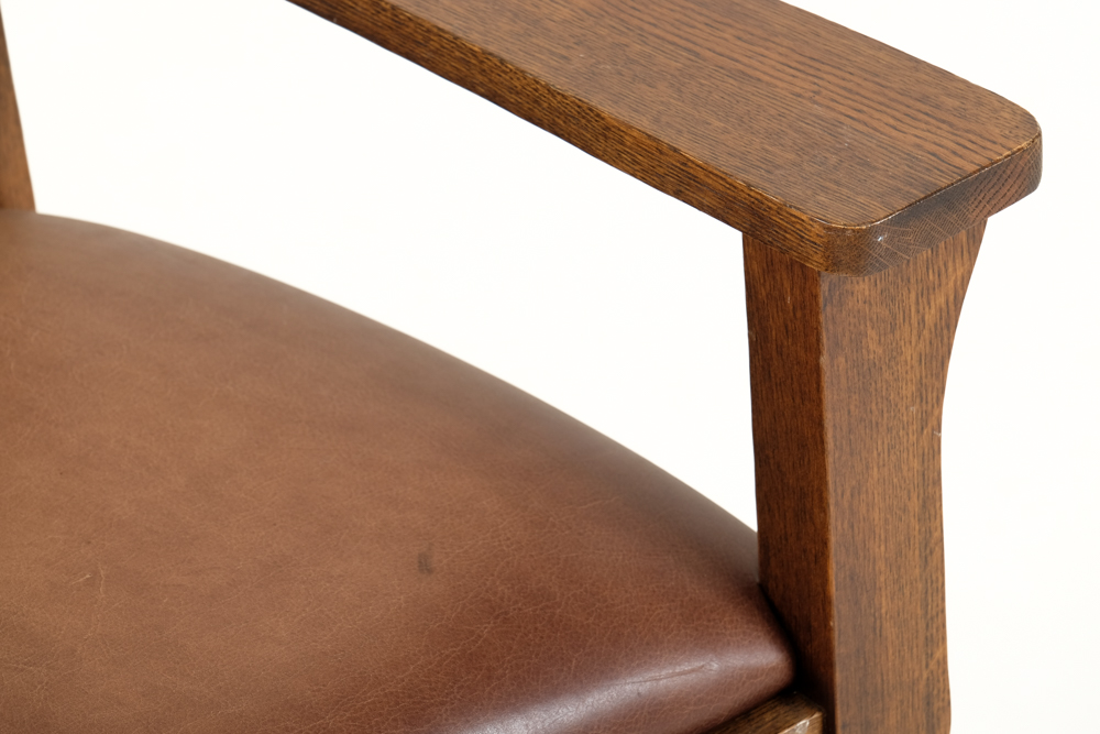 Frank Lloyd Wright - Prairie Style Oak Table and Six Chairs